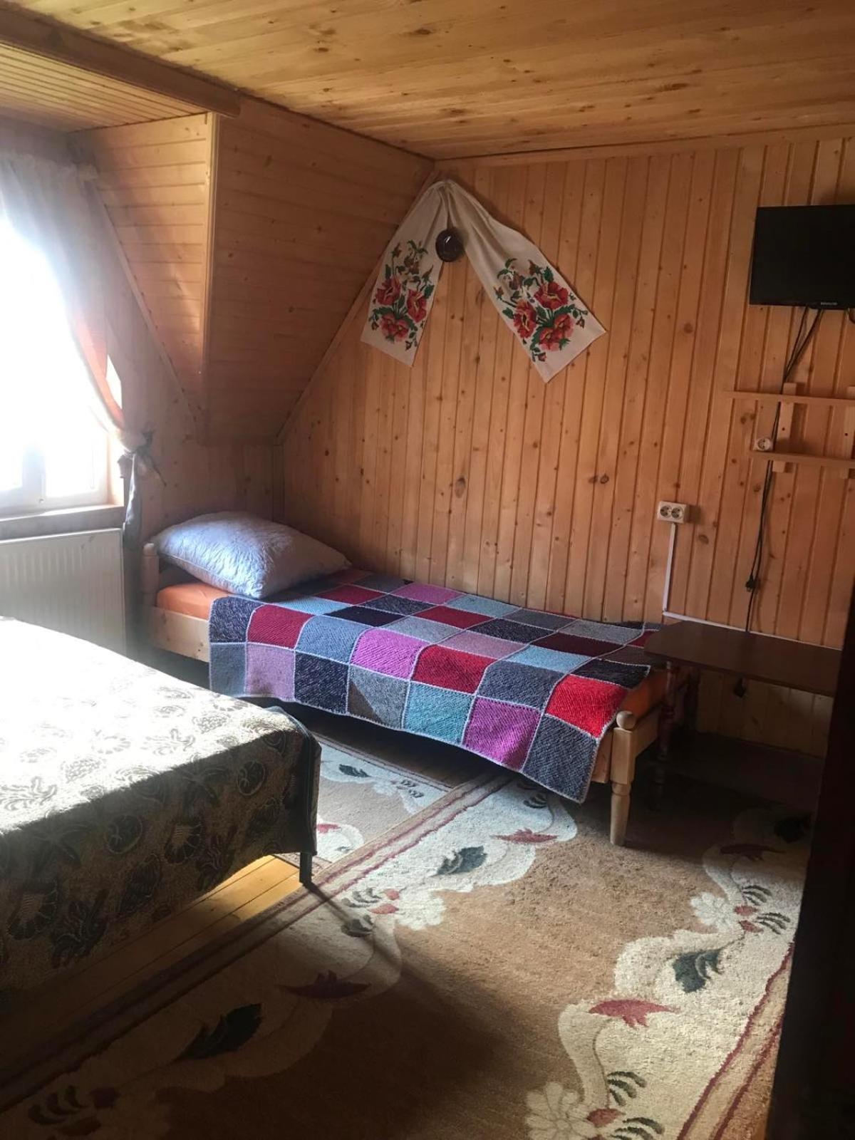 У Олега Hotel Verkhne-Studenyy Luaran gambar