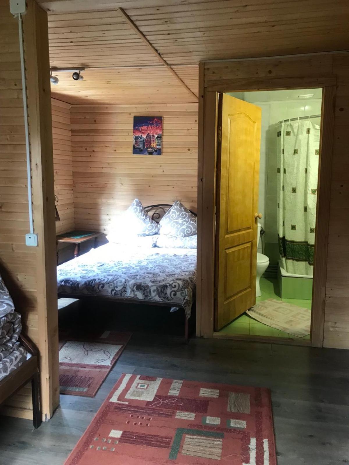 У Олега Hotel Verkhne-Studenyy Luaran gambar