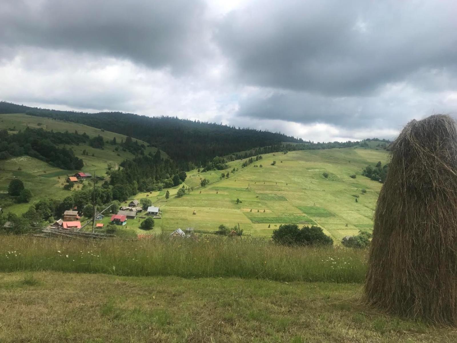 У Олега Hotel Verkhne-Studenyy Luaran gambar