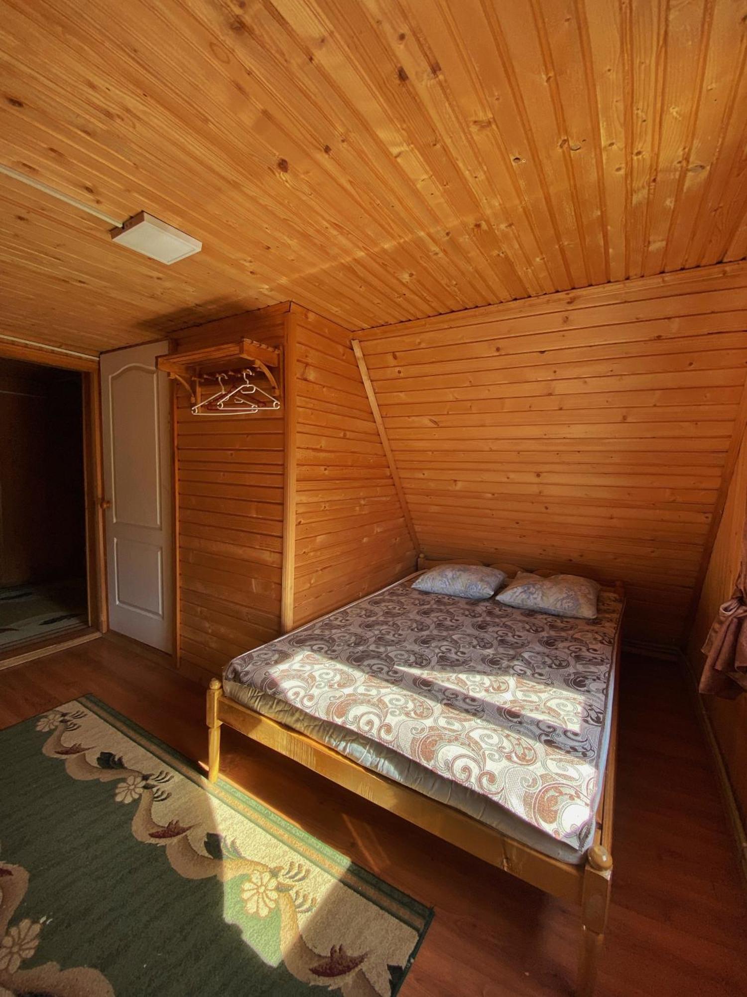 У Олега Hotel Verkhne-Studenyy Luaran gambar