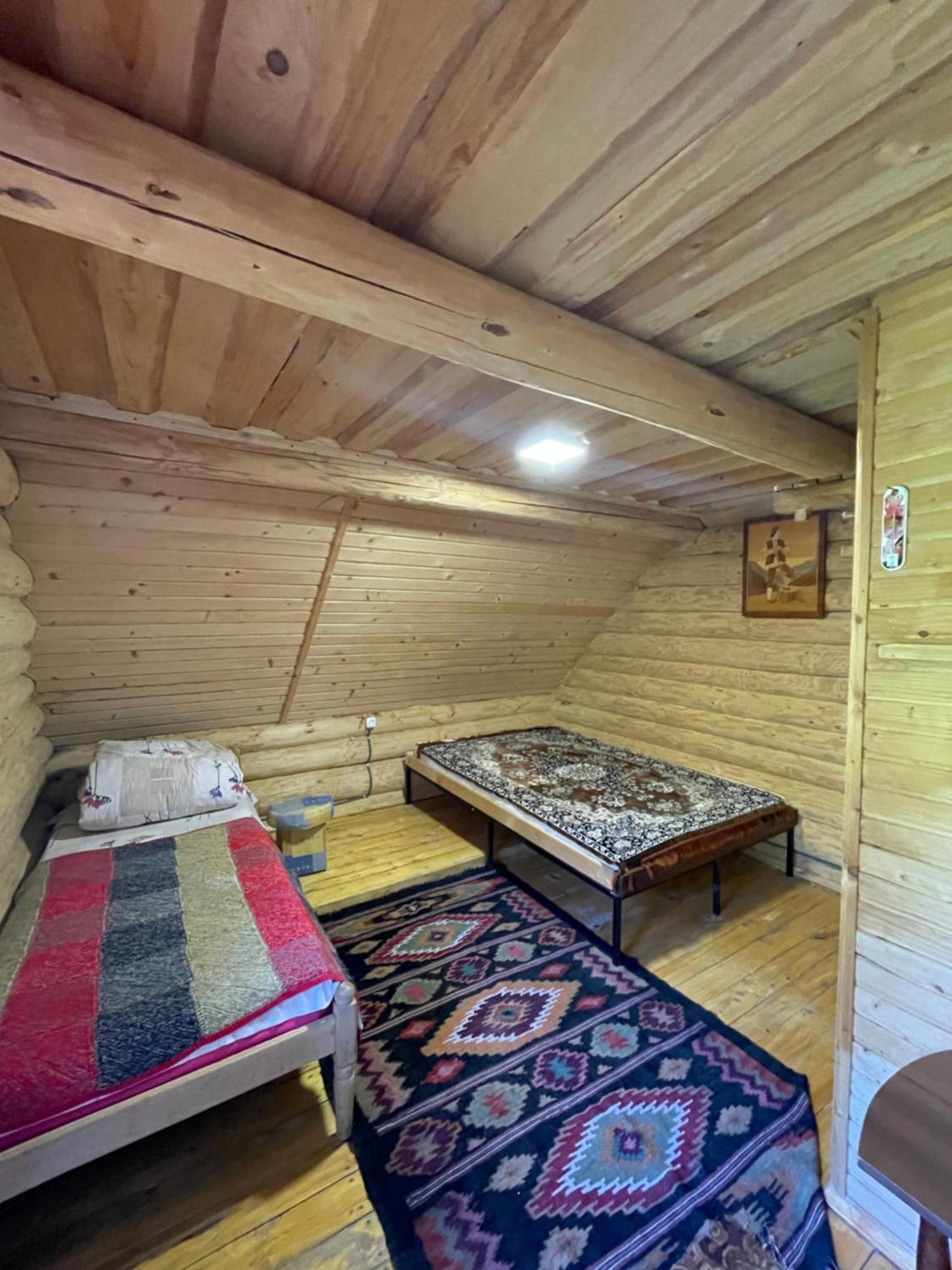 У Олега Hotel Verkhne-Studenyy Luaran gambar